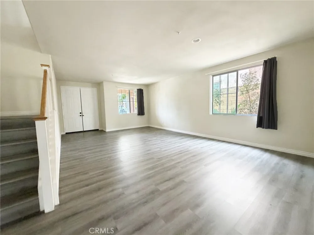 5833 Seminole Fontana, CA 92336