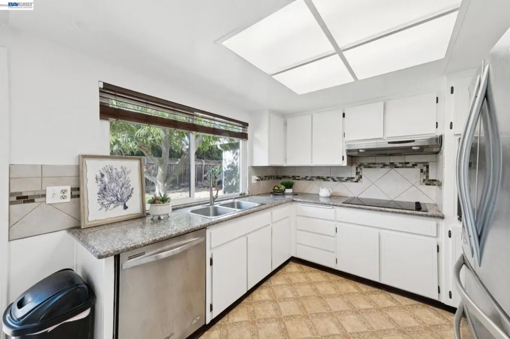 33136 Arizona Union City, CA 94587