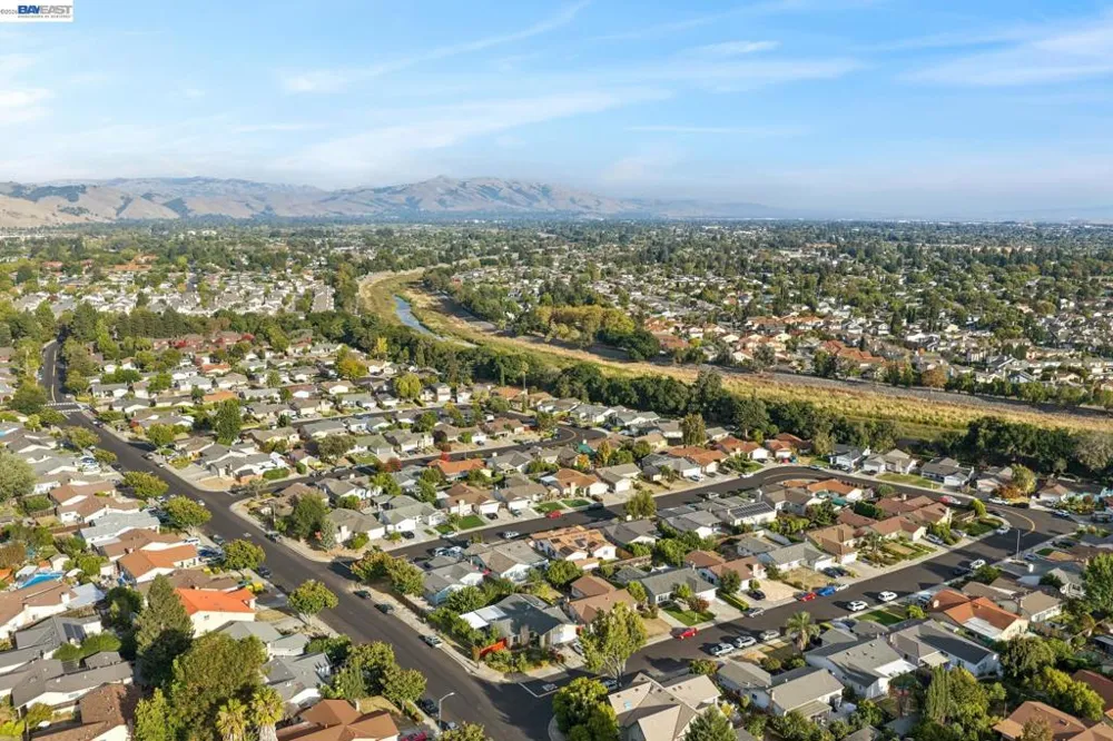 33136 Arizona Union City, CA 94587