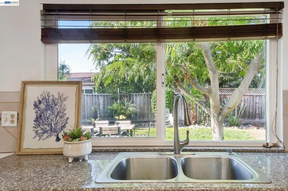 33136 Arizona Union City, CA 94587