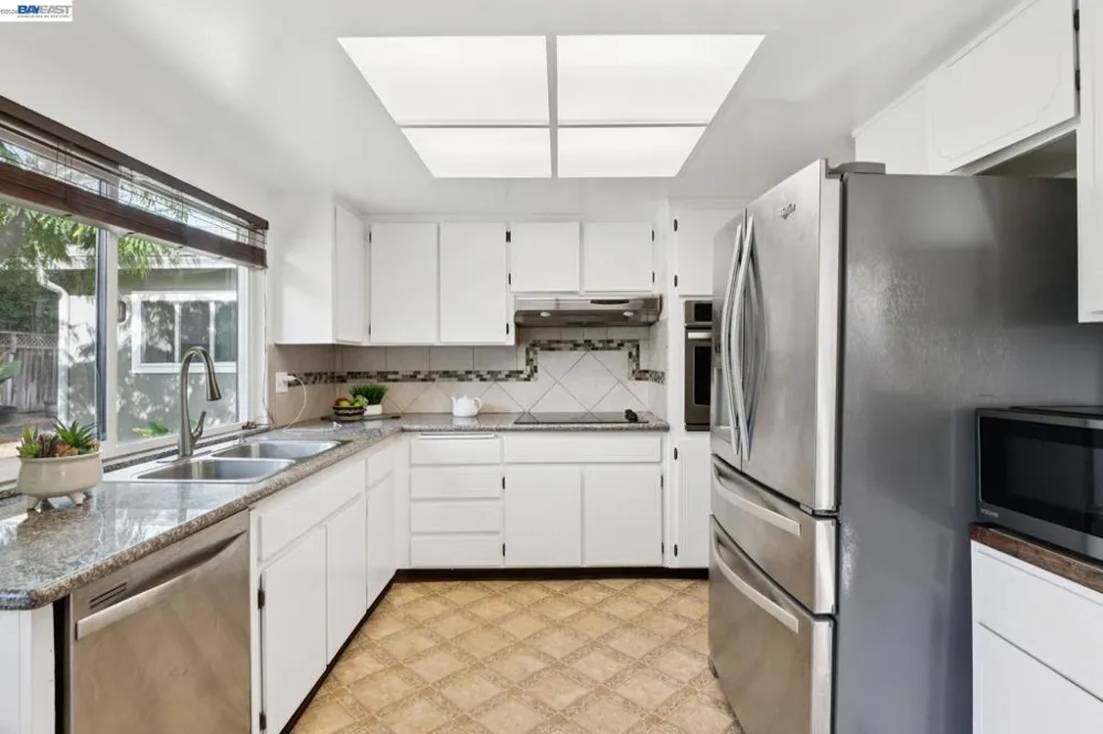 33136 Arizona Union City, CA 94587
