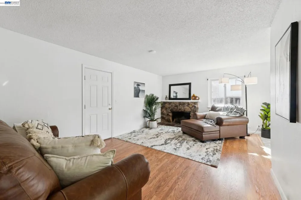 33136 Arizona Union City, CA 94587