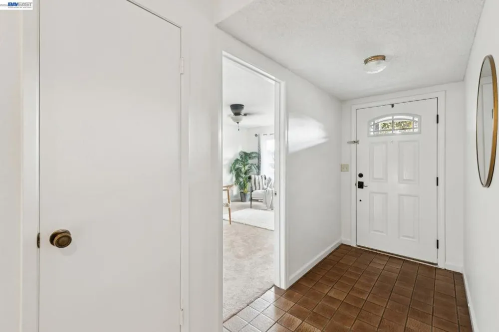33136 Arizona Union City, CA 94587
