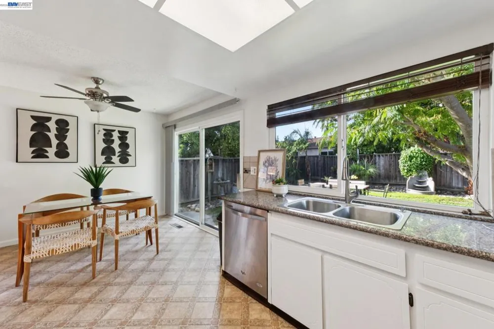 33136 Arizona Union City, CA 94587