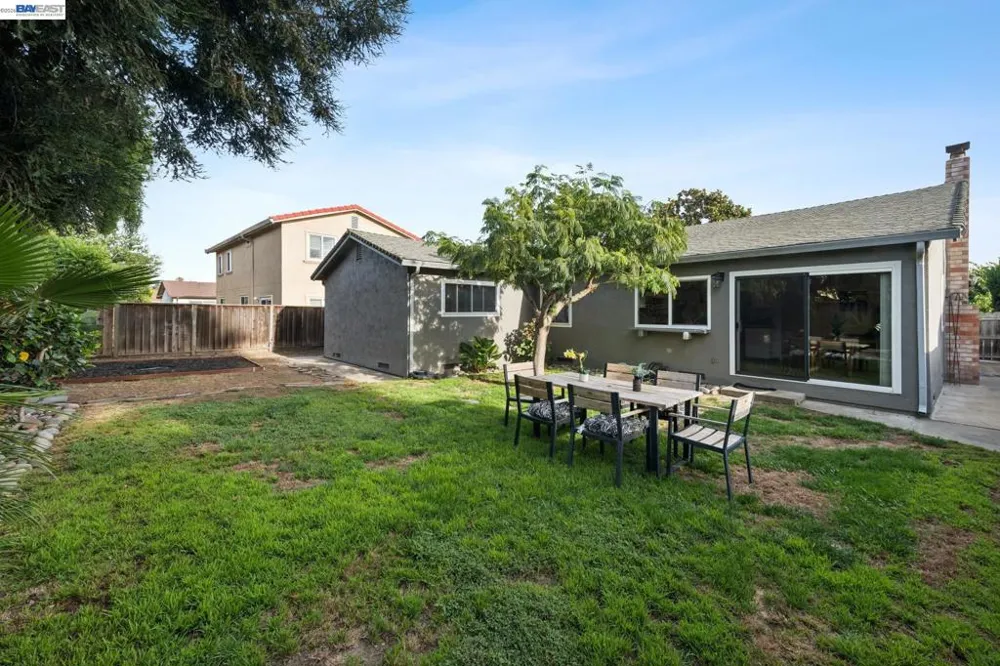 33136 Arizona Union City, CA 94587