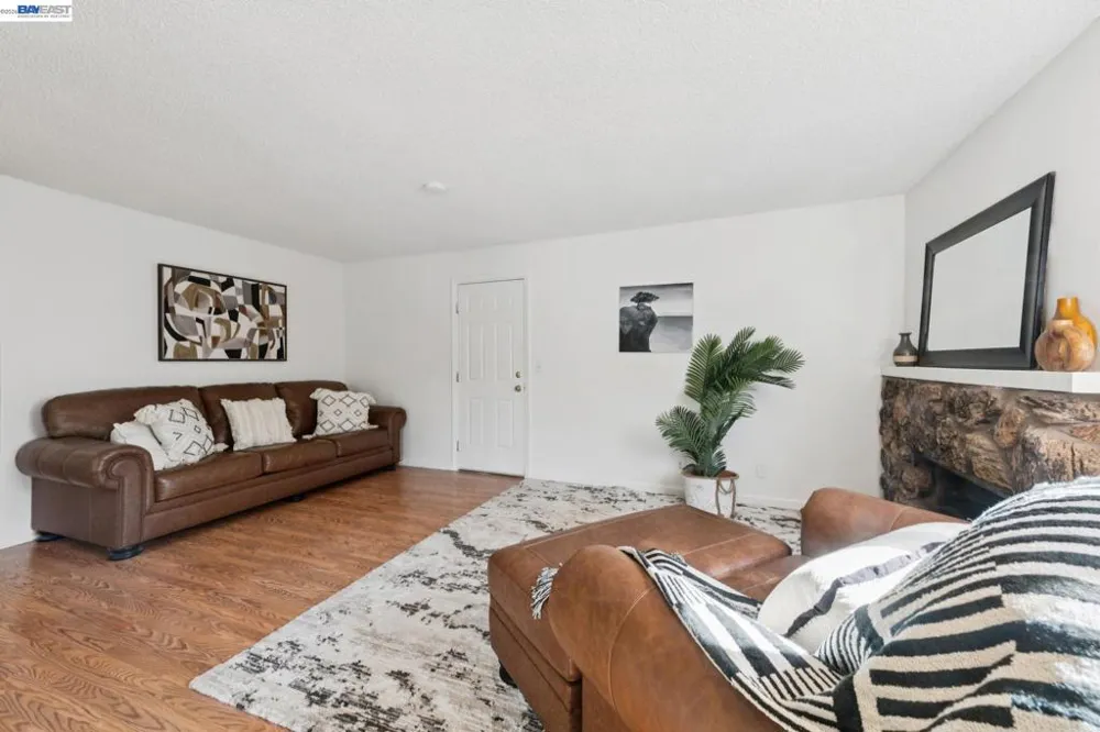 33136 Arizona Union City, CA 94587