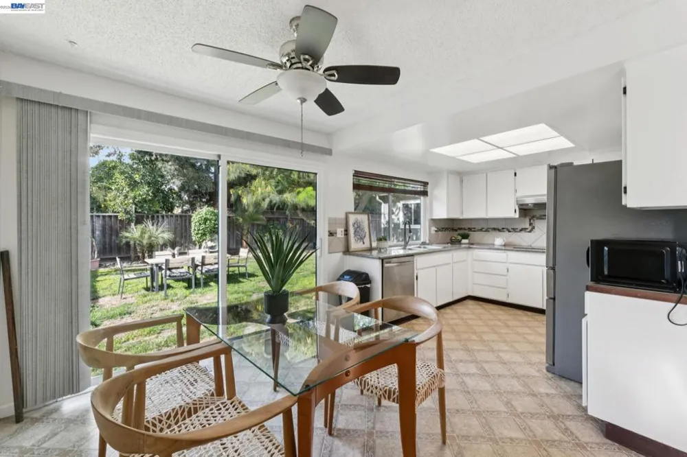 33136 Arizona Union City, CA 94587