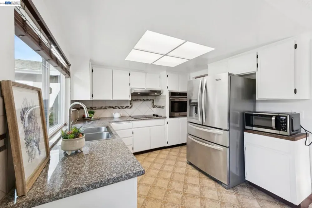 33136 Arizona Union City, CA 94587