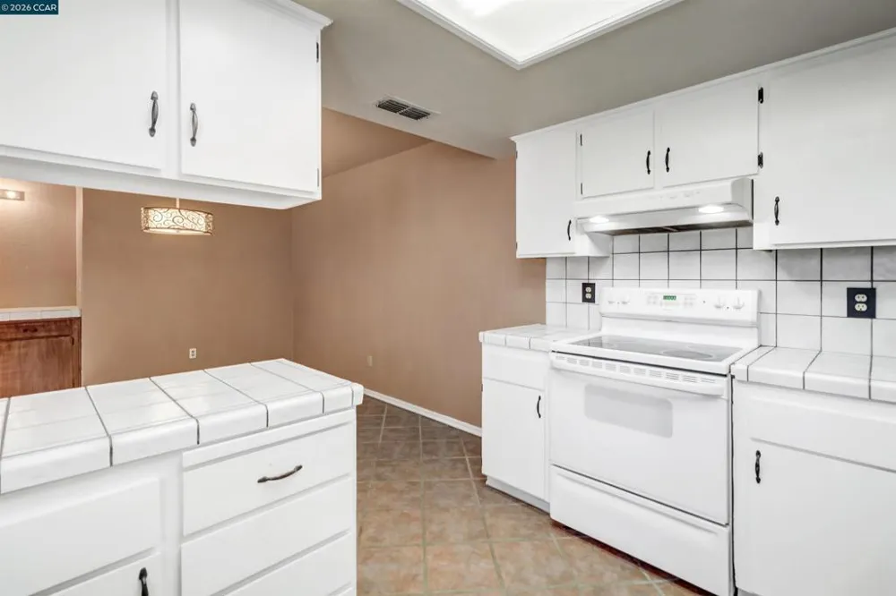 209 Cedar Rock Cir Sacramento, CA 95823