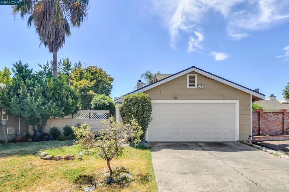 209 Cedar Rock Cir Sacramento, CA 95823