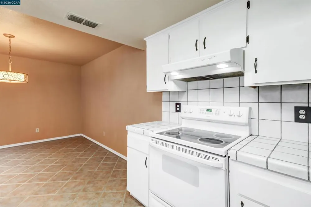209 Cedar Rock Cir Sacramento, CA 95823