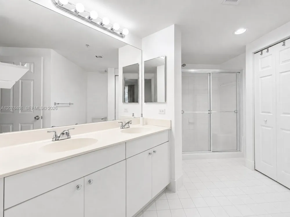 17145 Bay Rd #4311 Sunny Isles Beach, FL 33160