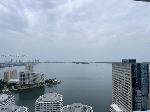 951 Brickell Ave #3804
