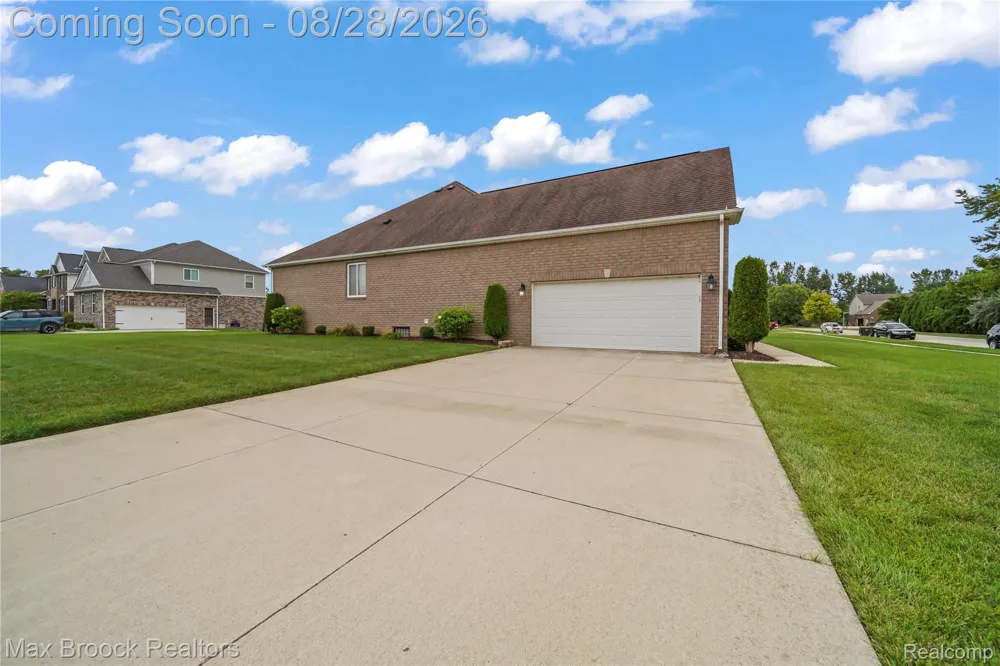 54158 Mar Lake Drive Chesterfield Township, MI 48051