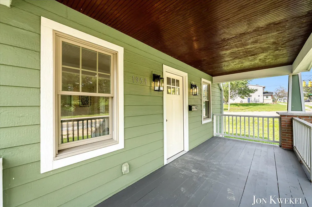 1959 Plainfield Avenue NE Grand Rapids City, MI 49505