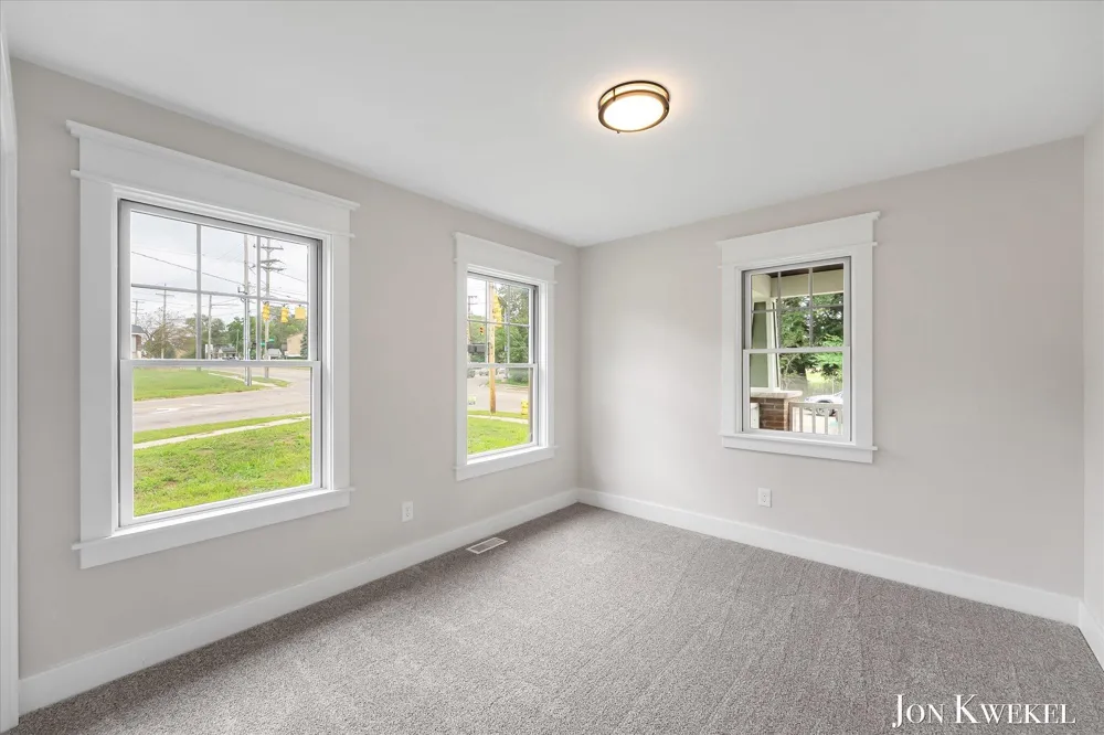 1959 Plainfield Avenue NE Grand Rapids City, MI 49505