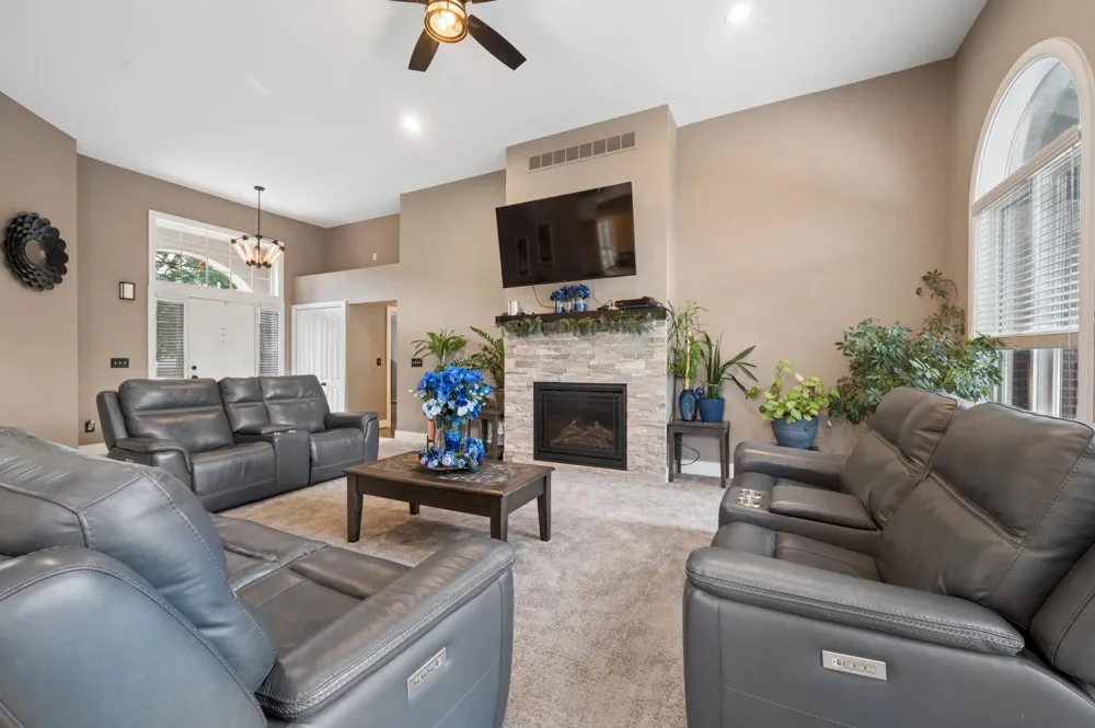 11215 Wilshire Drive Shelby Charter Township, MI 48315