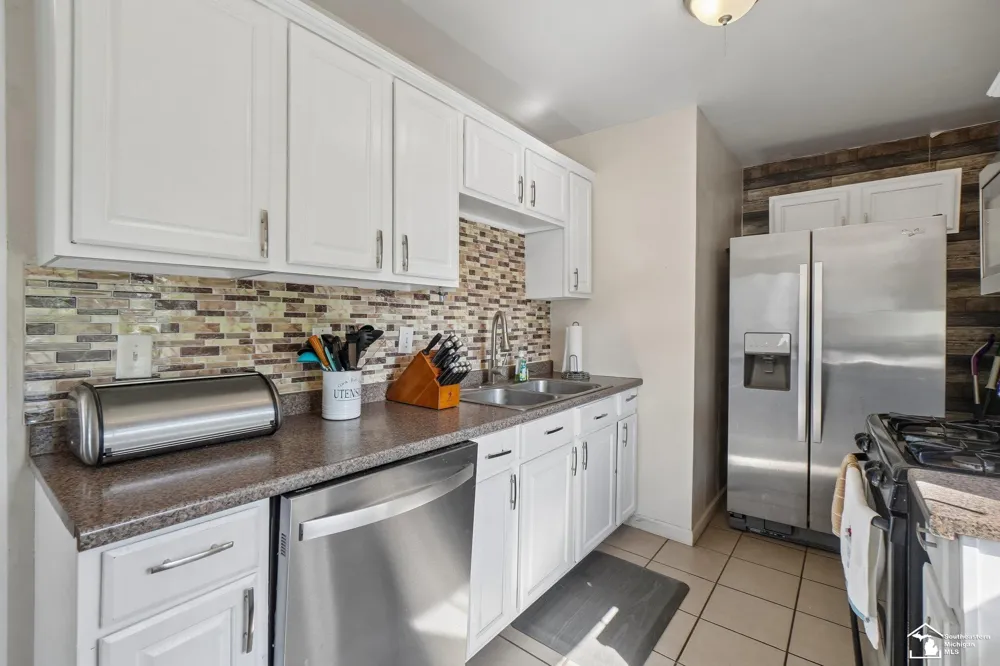 1615 Cora Street Wyandotte City, MI 48192