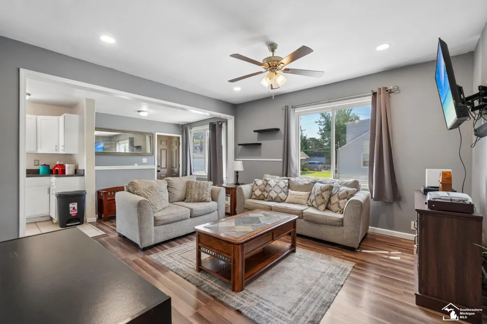 1615 Cora Street Wyandotte City, MI 48192