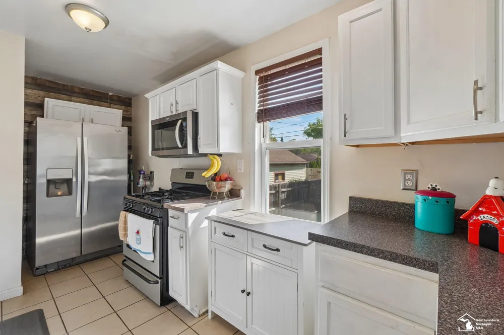 1615 Cora Street Wyandotte City, MI 48192