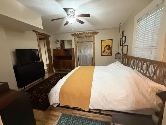 5410 Woodrow Avenue Austin, TX 78756
