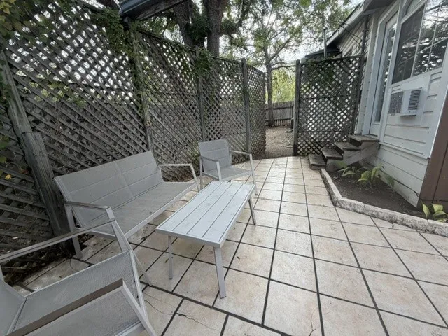 5410 Woodrow Avenue Austin, TX 78756