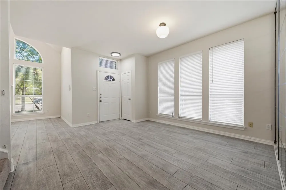2203 Meadowstone Drive Carrollton, TX 75006