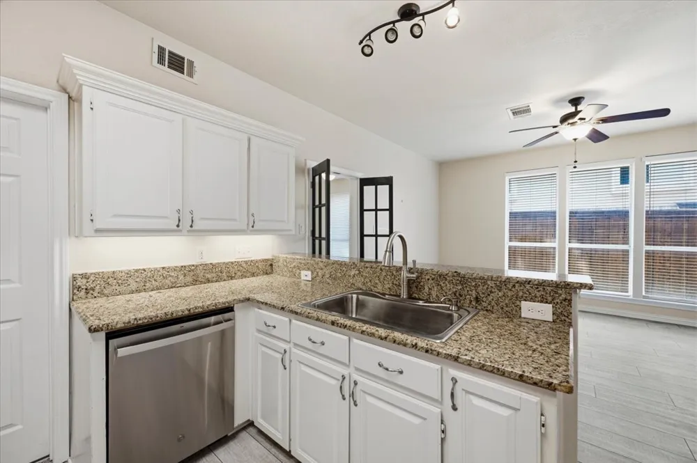 2203 Meadowstone Drive Carrollton, TX 75006