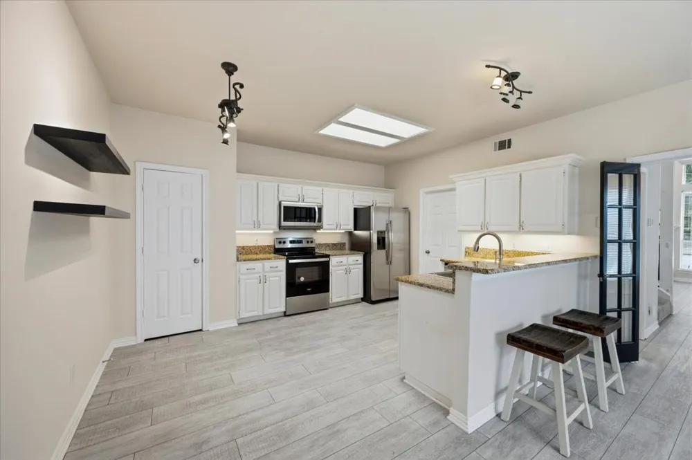 2203 Meadowstone Drive Carrollton, TX 75006