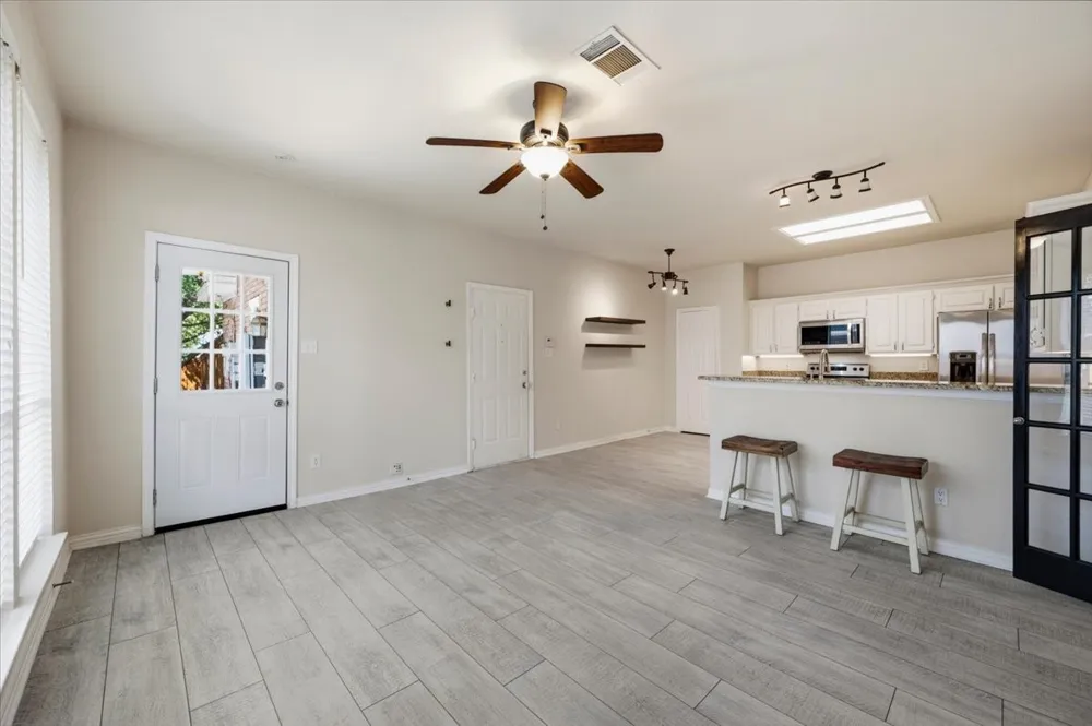 2203 Meadowstone Drive Carrollton, TX 75006