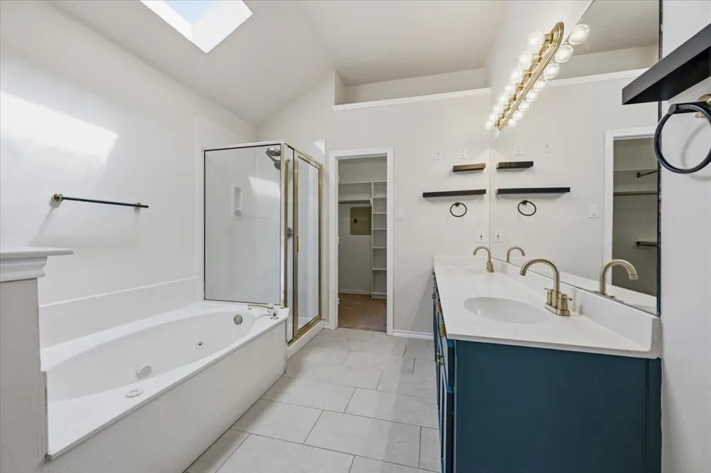 2203 Meadowstone Drive Carrollton, TX 75006