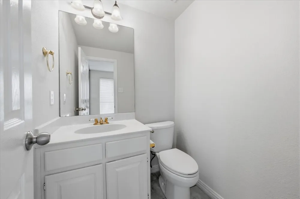 2203 Meadowstone Drive Carrollton, TX 75006