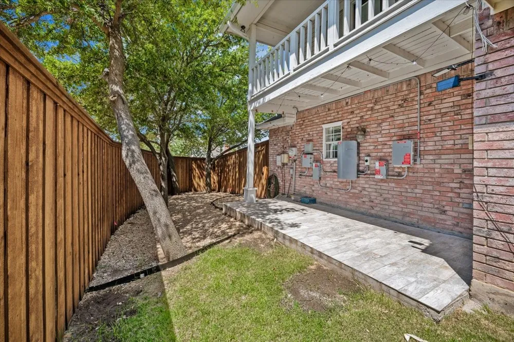 2203 Meadowstone Drive Carrollton, TX 75006