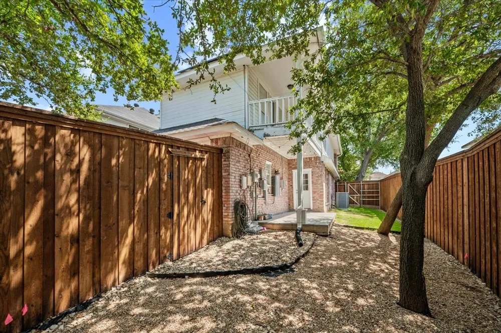 2203 Meadowstone Drive Carrollton, TX 75006