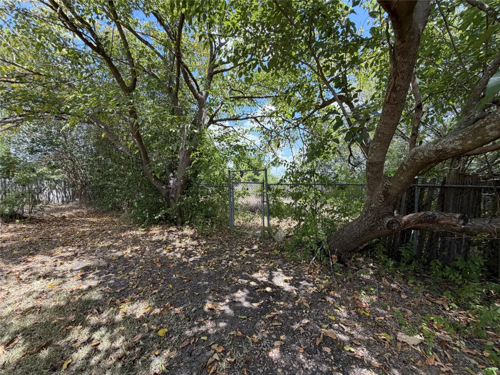 116 Crest Brook Drive Red Oak, TX 75154