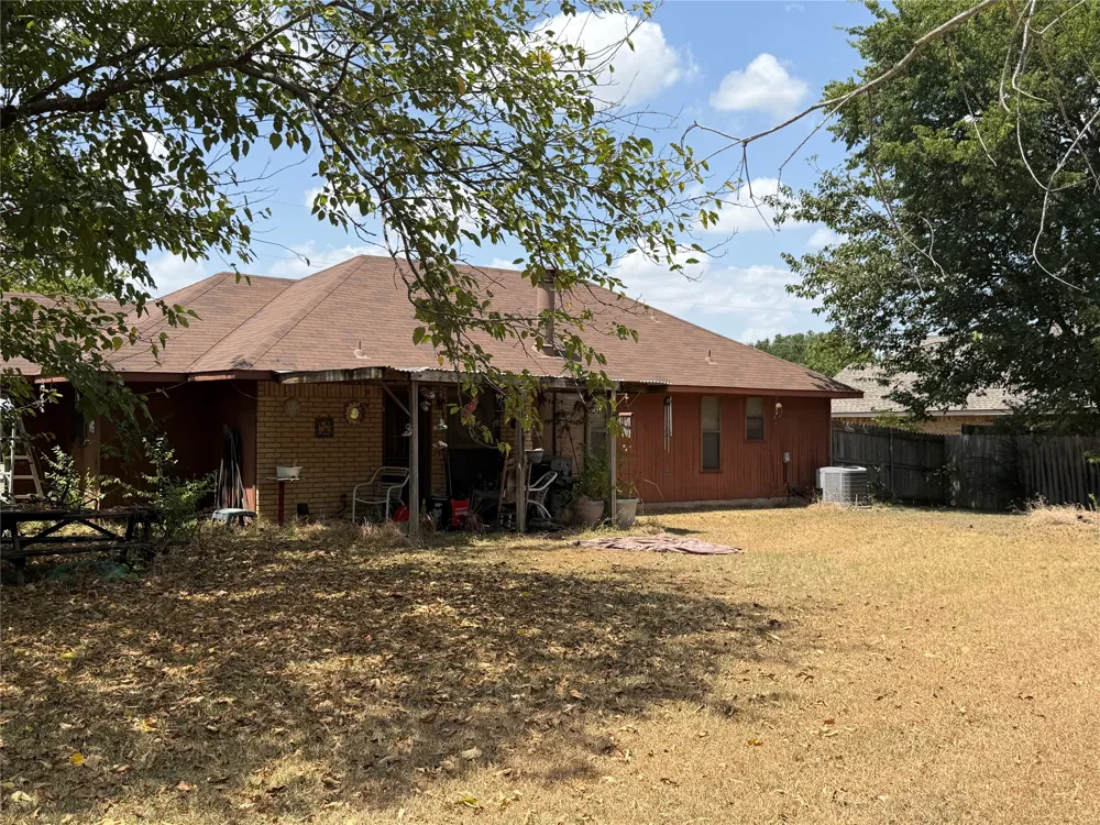 116 Crest Brook Drive Red Oak, TX 75154