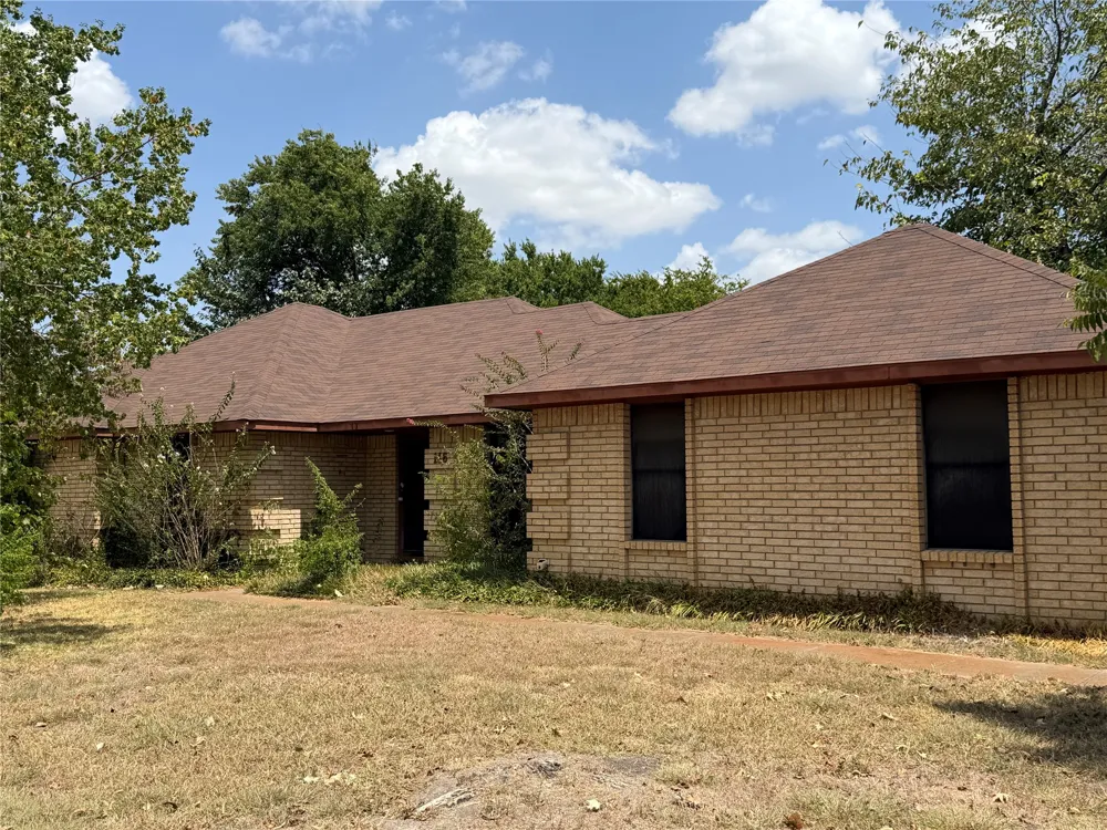 116 Crest Brook Drive Red Oak, TX 75154
