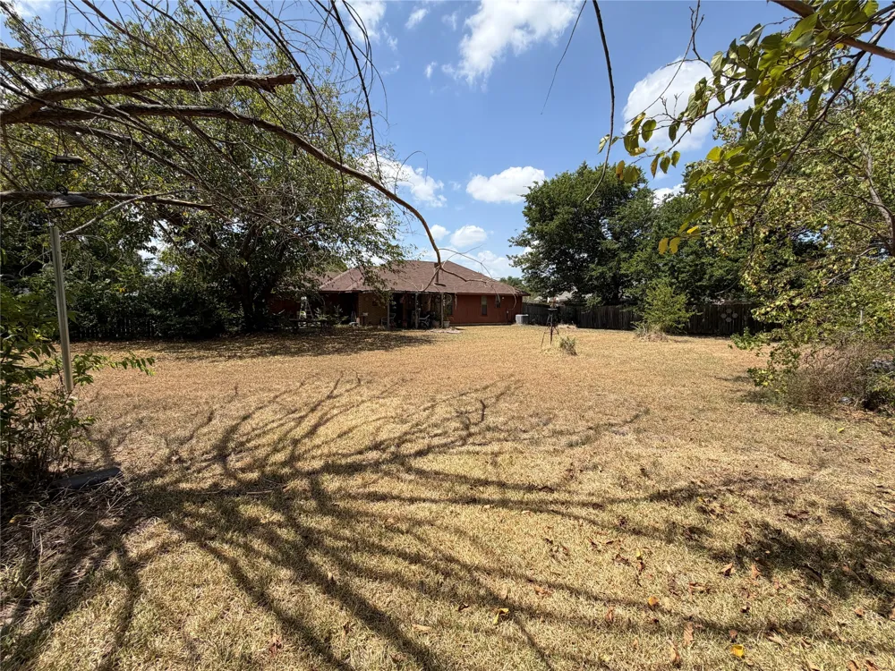 116 Crest Brook Drive Red Oak, TX 75154