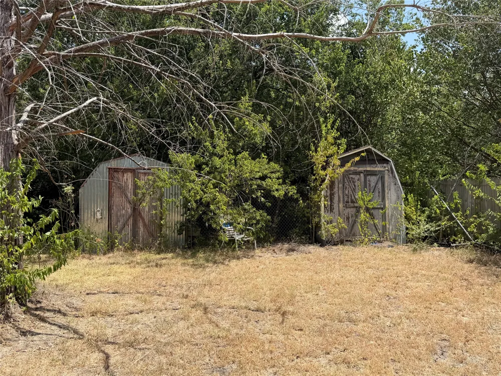 116 Crest Brook Drive Red Oak, TX 75154