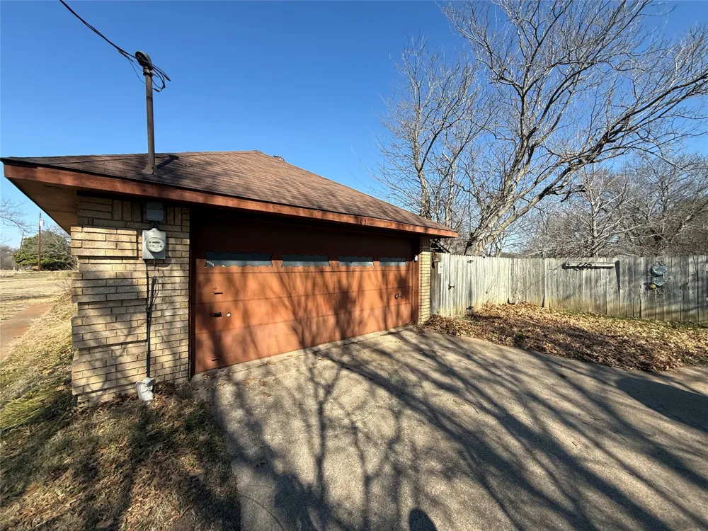 116 Crest Brook Drive Red Oak, TX 75154