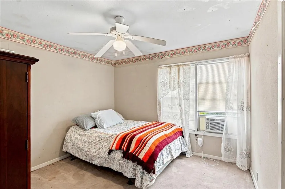 2302 E Rosebud Avenue Victoria, TX 77901