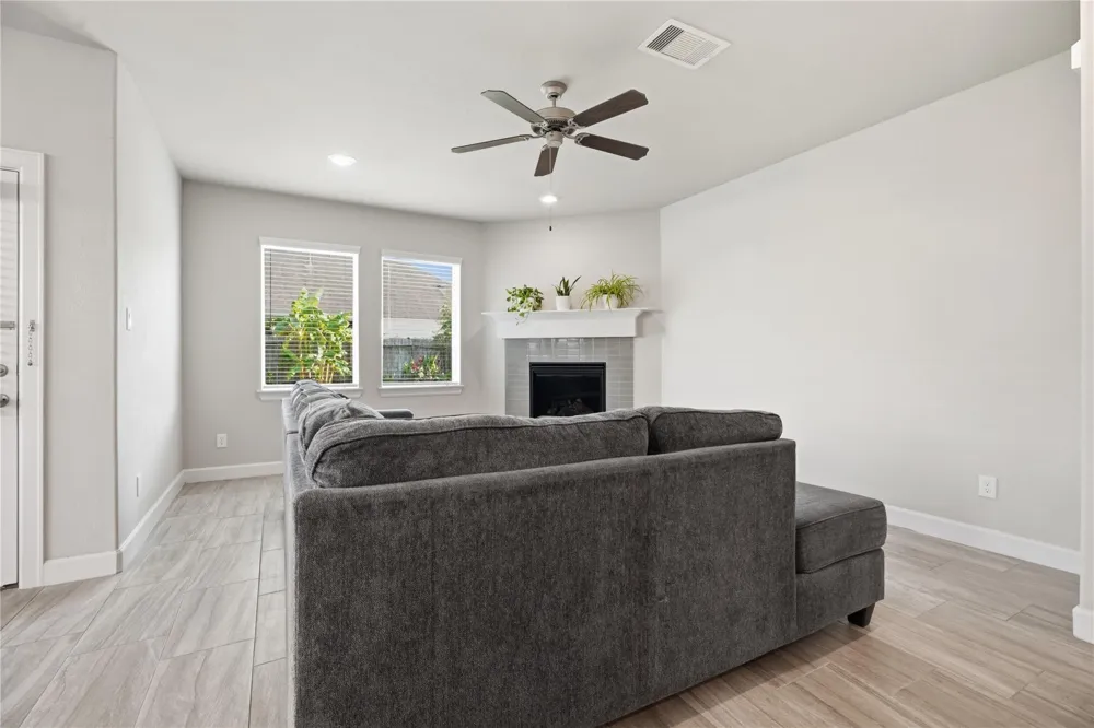 1717 Oakdale Mist Drive Dickinson, TX 77539