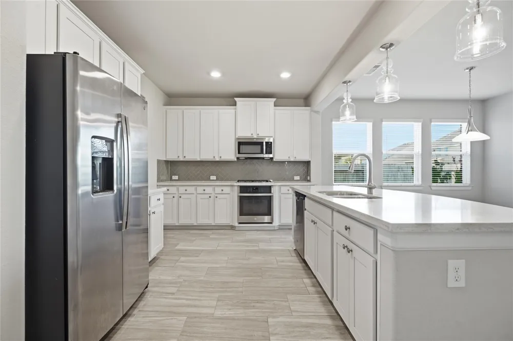1717 Oakdale Mist Drive Dickinson, TX 77539