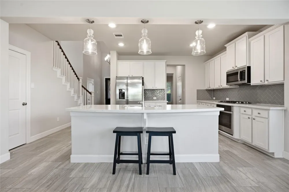 1717 Oakdale Mist Drive Dickinson, TX 77539