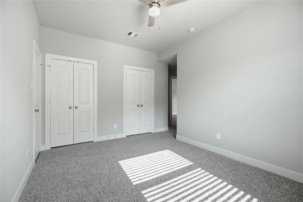 1717 Oakdale Mist Drive Dickinson, TX 77539