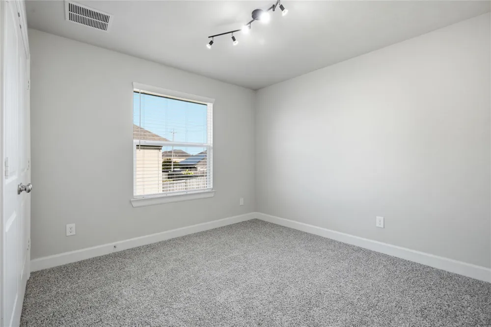1717 Oakdale Mist Drive Dickinson, TX 77539