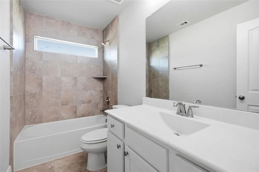 1717 Oakdale Mist Drive Dickinson, TX 77539
