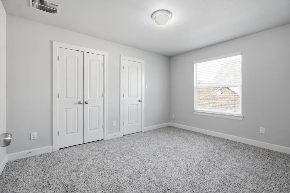 1717 Oakdale Mist Drive Dickinson, TX 77539
