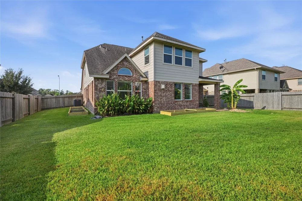 1717 Oakdale Mist Drive Dickinson, TX 77539