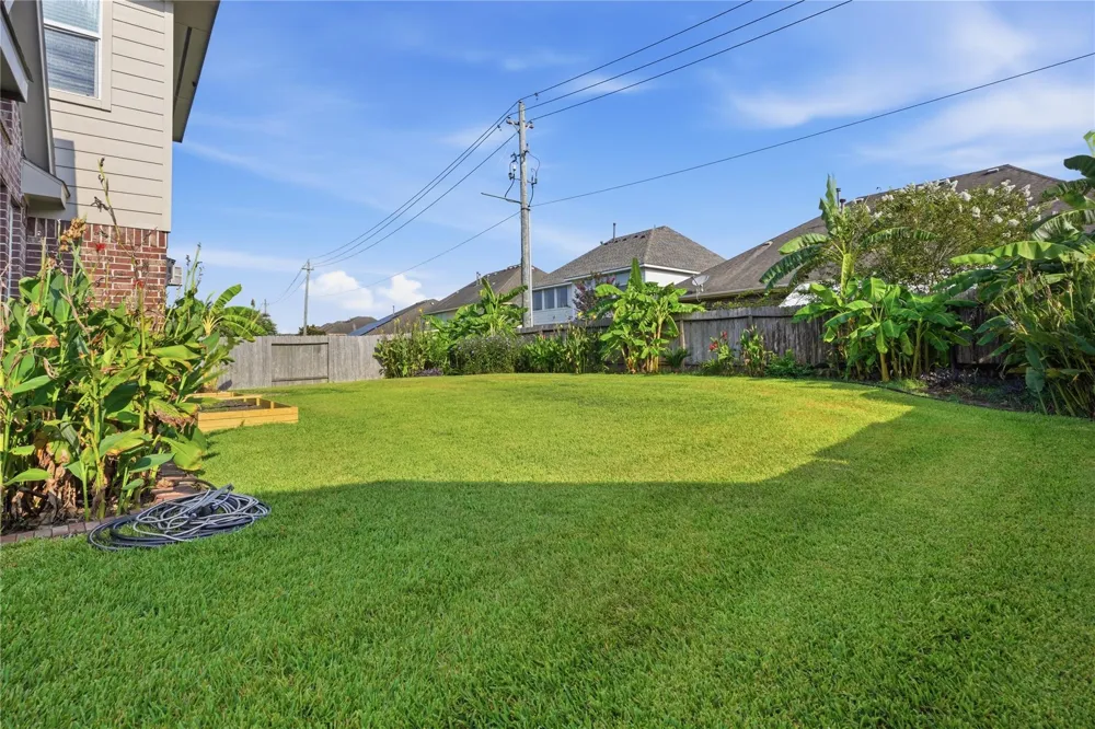 1717 Oakdale Mist Drive Dickinson, TX 77539